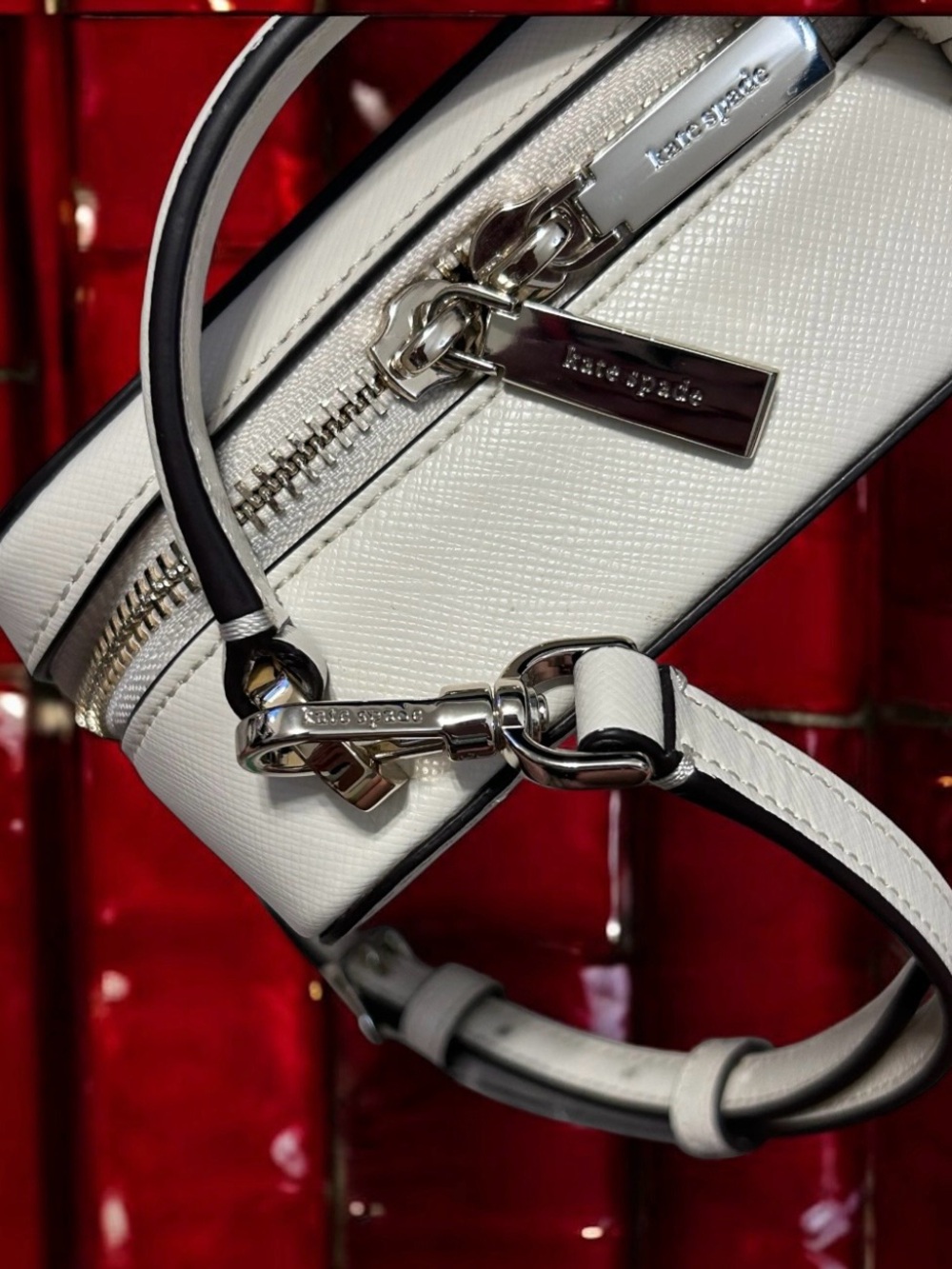 kate spade Daisy Vanity Bag - Picture 4 of 15